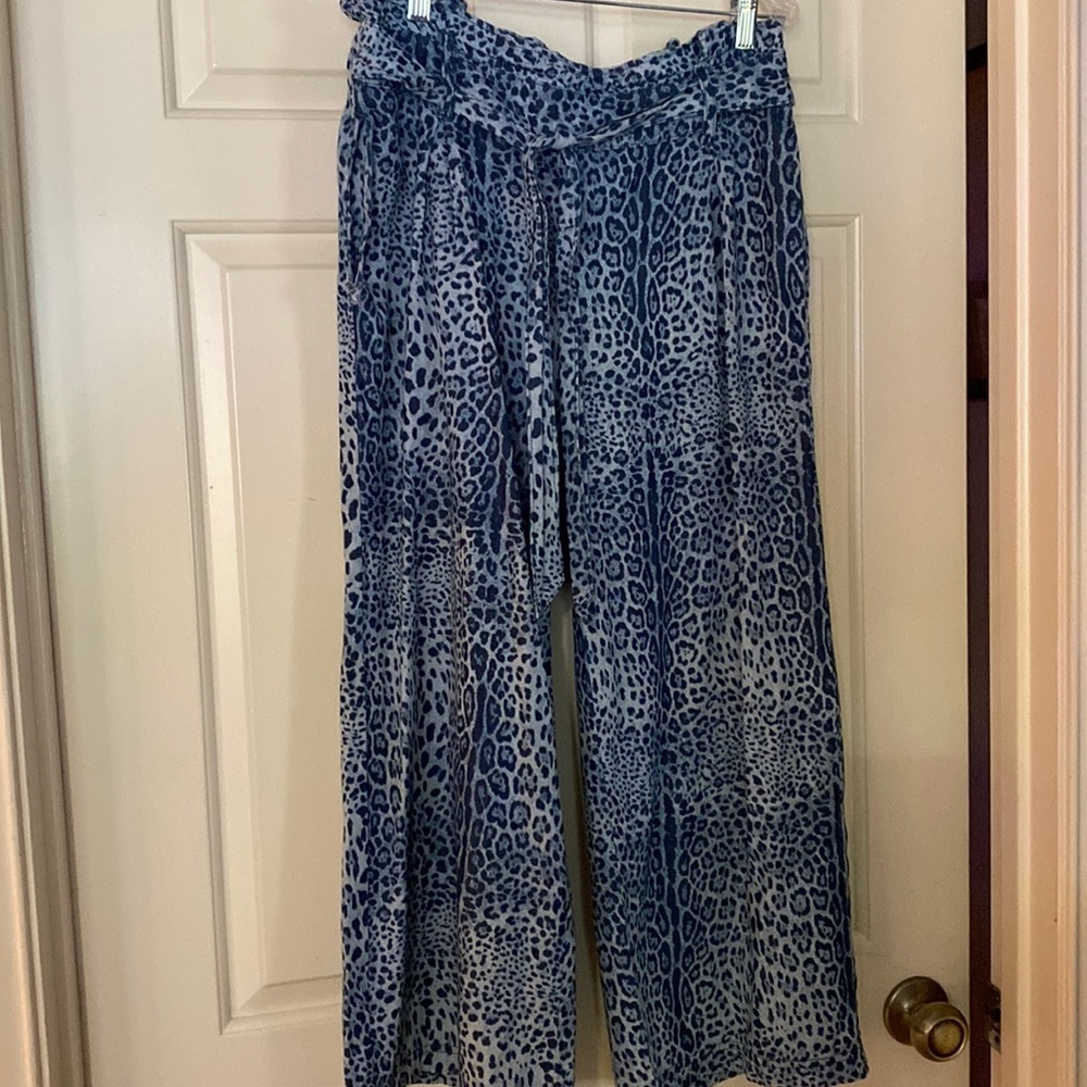 Blue Leopard print wide-leg pants, size M